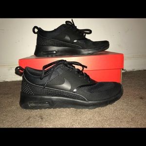 Women’s Nike Air Max Thea size 6